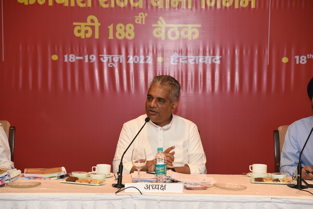 ईएसआईसी की 188वीं बैठक में स्वास्थ्य देखभाल एवं सेवा वितरण तंत्र को बढ़ावा देने के लिए महत्वपूर्ण निर्णय लिए गए